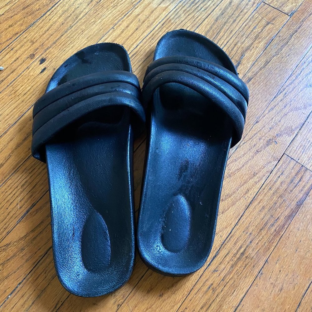 Beatrice Valenzuela Black Sandals